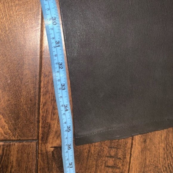 β¨ SOLD β¨ π Vince Lamb Leather Cropped Leggings - Picture 7 of 7
